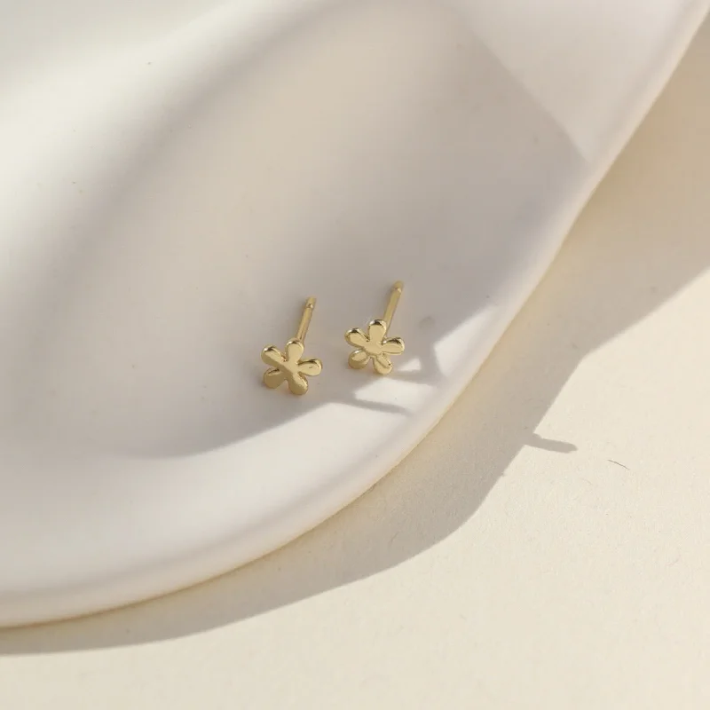 women's luxury gold earrings-Daisy Studs