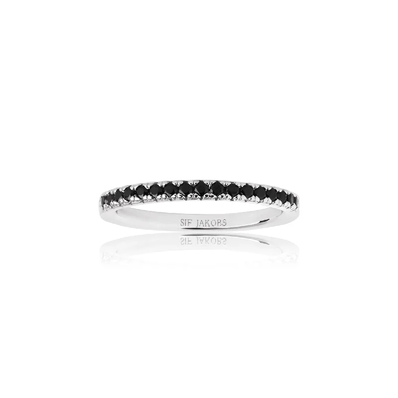 women's sustainable rings-Ellera Silver Ring w. Black Zirconias