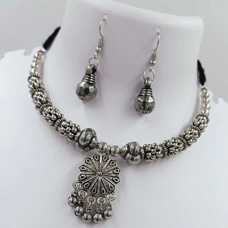 women's bridal necklaces-Kavita Art Oxidised Plated Necklace Set