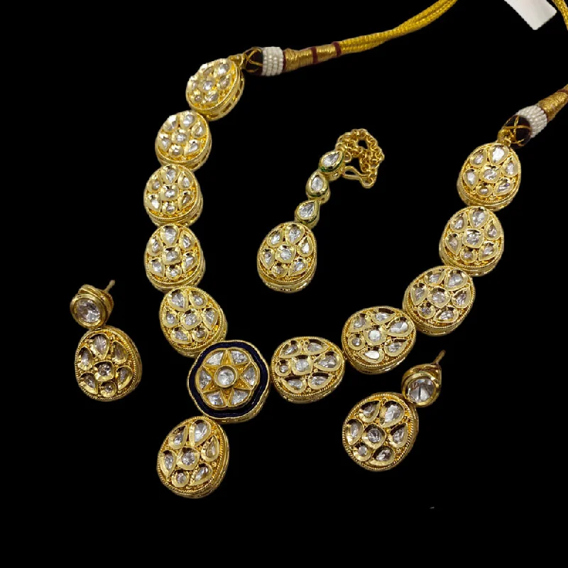 women's romantic necklaces-Lucentarts Jewellery Gold Plated Kundan Necklace Set