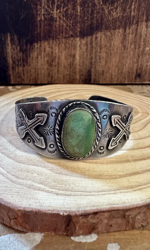 women's vintage bracelets-FRIENDSHIP ARROWS Fred Harvey Era 30s 1930s Navajo Turquoise & Silver Cuff