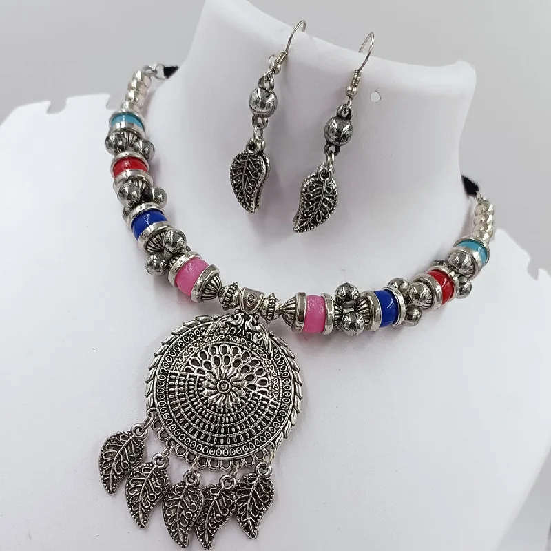 women's engraved necklaces-Kavita Art Oxidised Plated Pearls Necklace Set