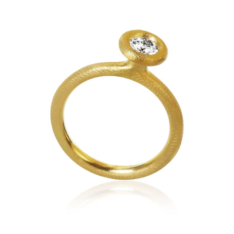 women's gold plated rings-Glory 18K Gold Ring w. Diamond