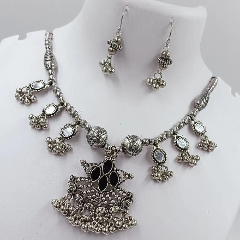 women's trendy silver necklaces-Kavita Art Oxidised Plated Mirror Necklace Set