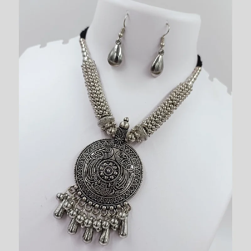 women's high-end necklaces-Kavita Art Oxidised Plated Necklace Set