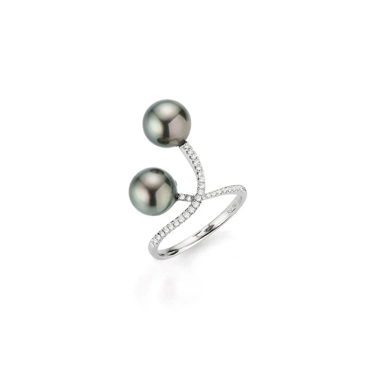 women's sterling silver rings-Curved 18K Whitegold Ring w. Diamonds & Pearls