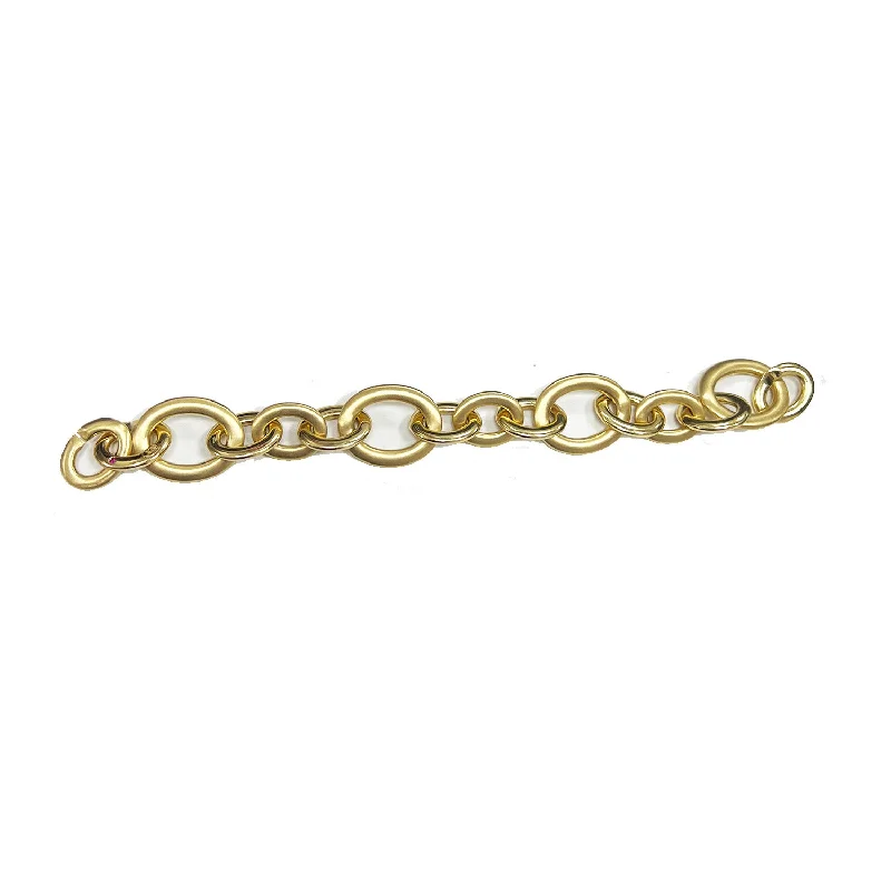 women's simple charm bracelets-Pre-Owned Roberto Coin 18K Yellow Gold Oval Link Bracelet