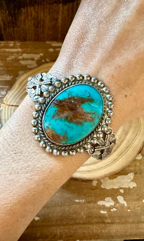 women's birthstone bangle bracelets-JANE YIKAAZBA POPOVITCH Navajo Vintage 30s/50s Turquoise Sterling Silver Cuff 28g