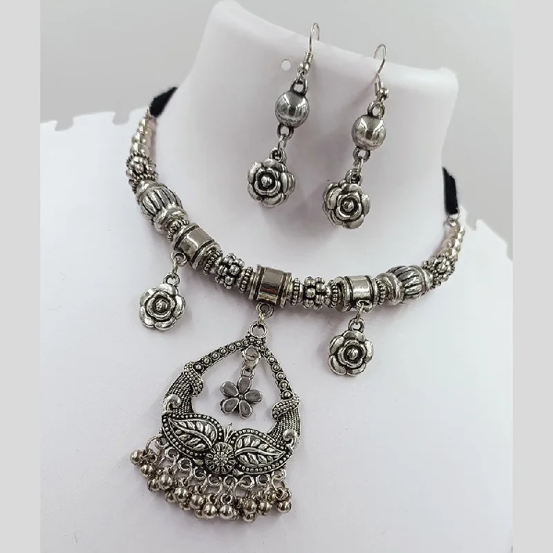 women's birthstone jewelry necklaces-Kavita Art Oxidised Plated Necklace Set