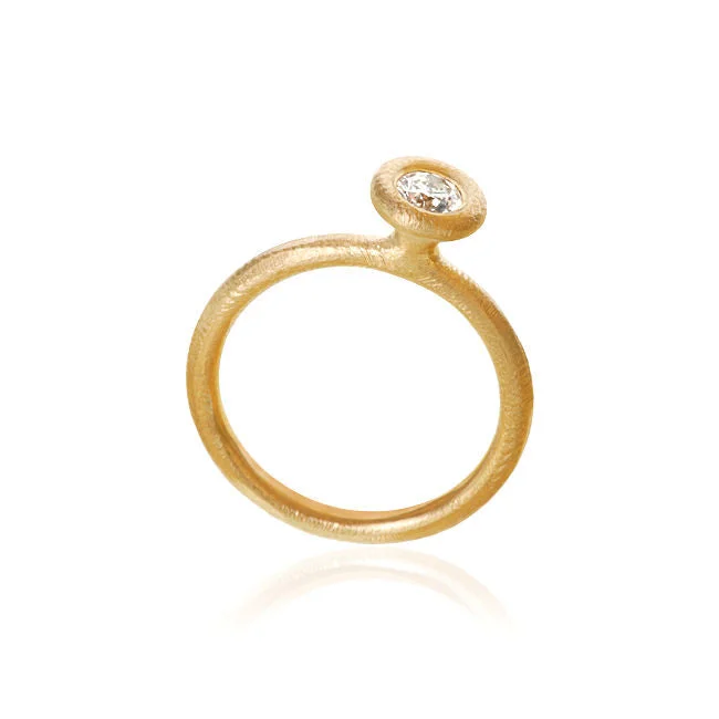 women's narrow-band rings-Glory 18K Gold Ring w. Diamond