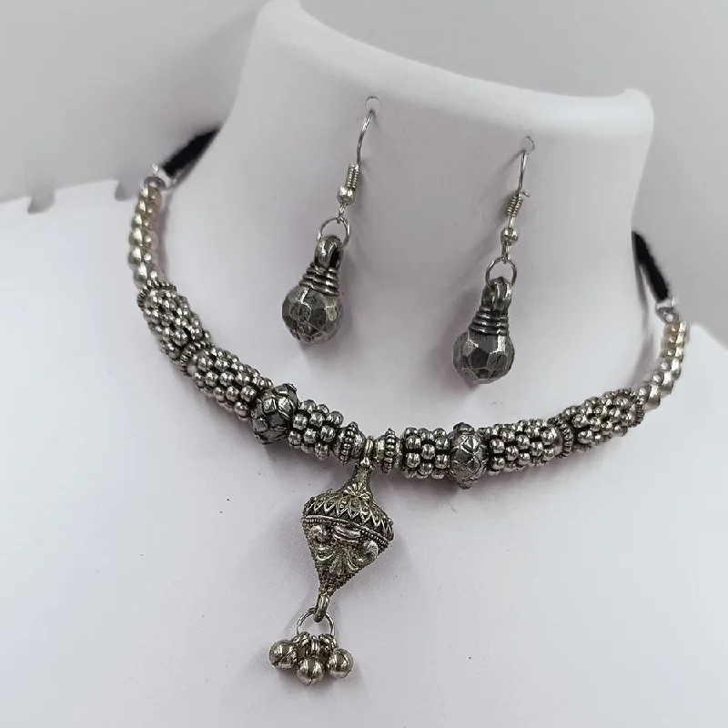 women's cute necklaces-Kavita Art Oxidised Plated Necklace Set