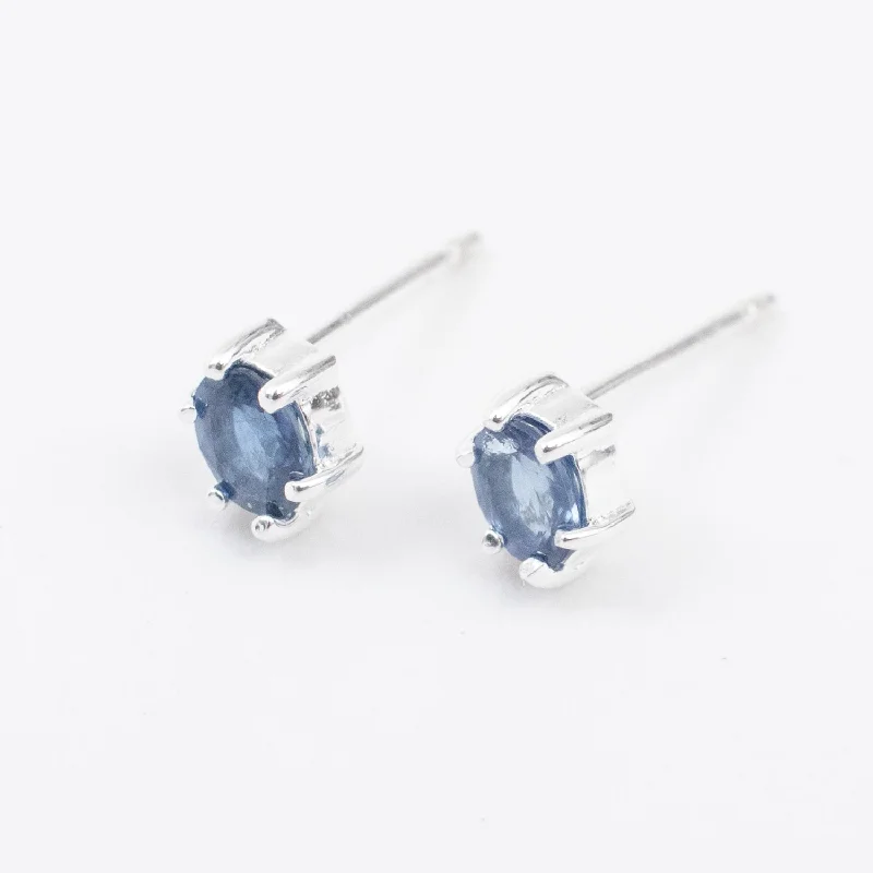 women's anniversary earrings-Silver Oval Blue Sapphire Claw Shaped Studs