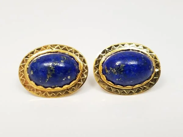 women's flower-shaped earrings-Two Vintage Ladies 19k Yellow Gold Natural Lapis Custom Buttons