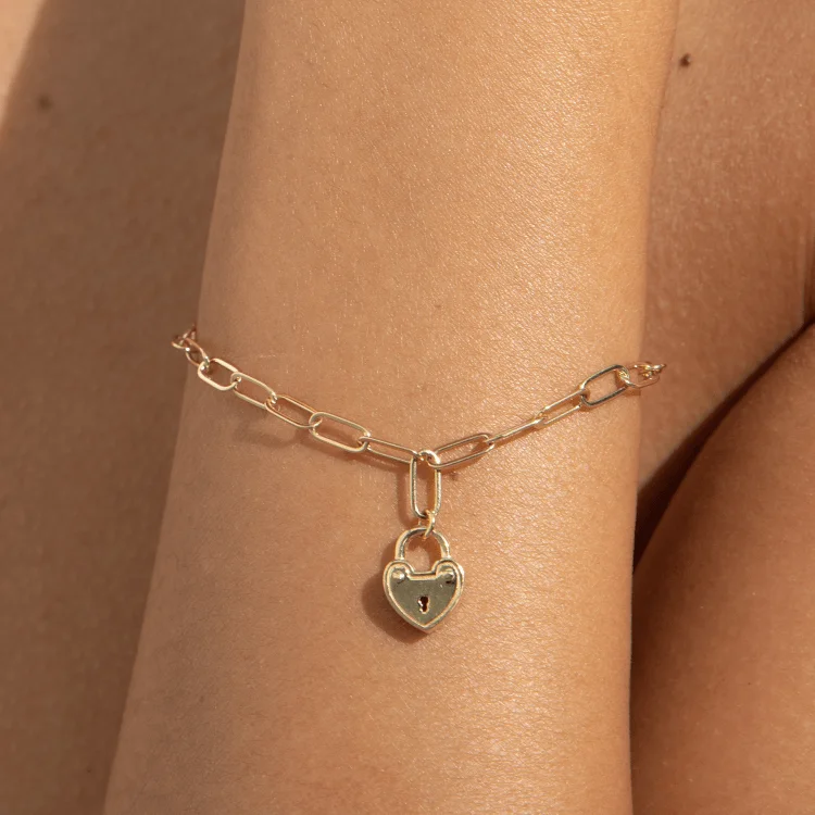 women's glamorous bangles-Real Gold Paper Clip With Dangler Heart Lock 3.5 M.M Adjustable Size Bracelet 1426 BR1508