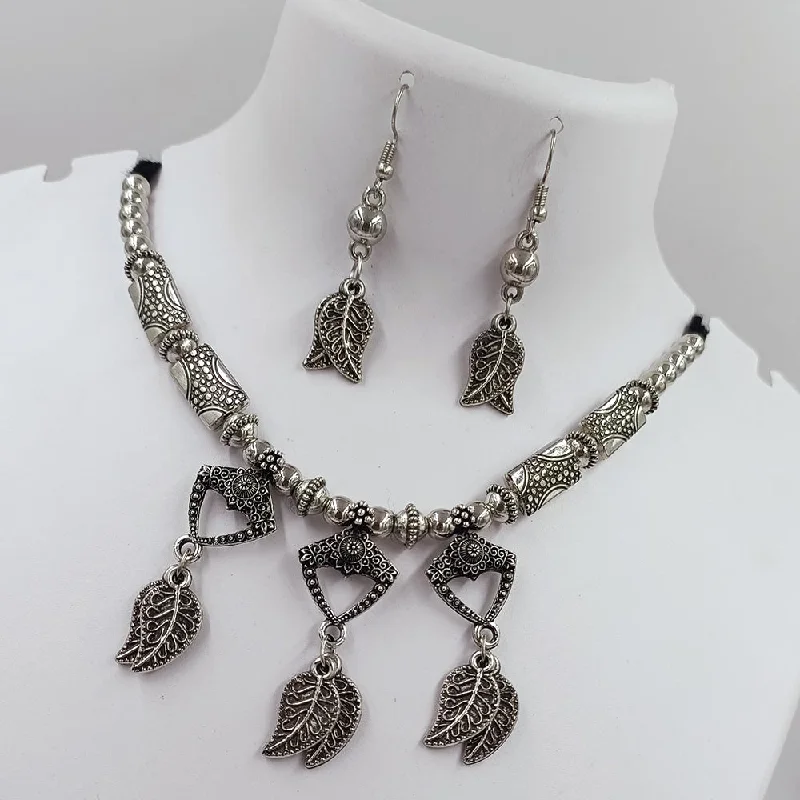 women's affordable necklaces-Kavita Art Oxidised Plated Necklace Set